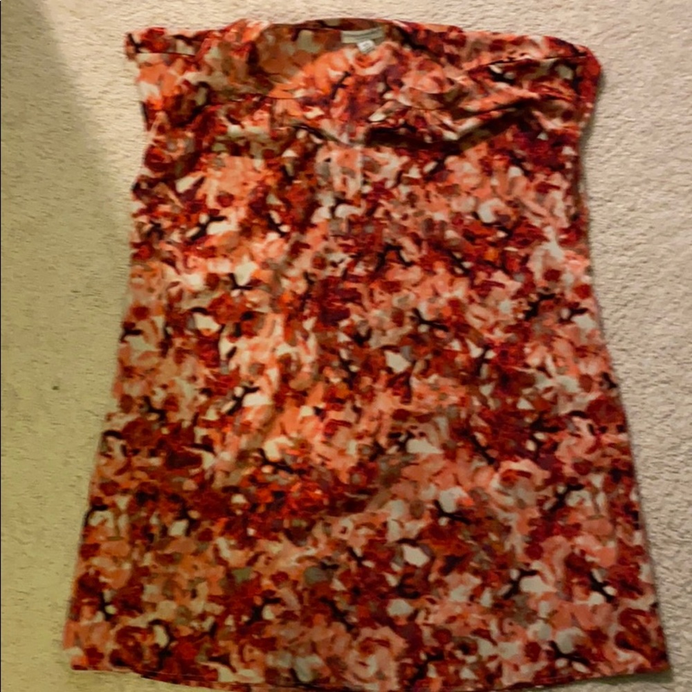 Liz Lange maternity top size medium